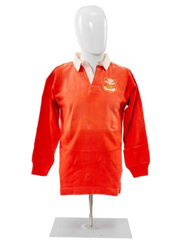 1972 Llanelli rugby jersey, match-worn by Tommy David in the 9-3 victory against the All Blacks