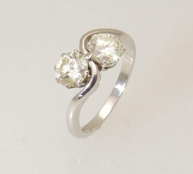 18CT White Gold Diamond Crossover Ring
