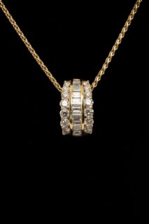 18CT Gold Diamond Pendant