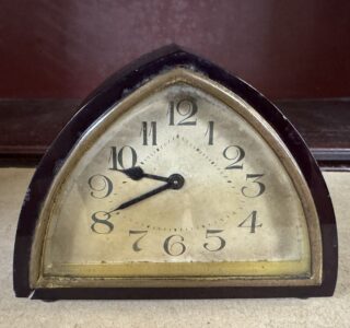Faturan Bakelite Art Deco Clock